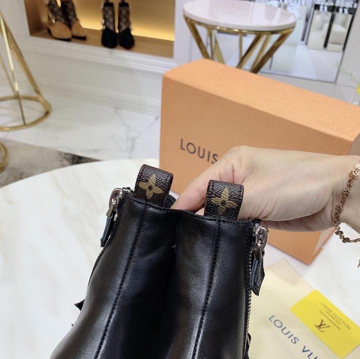 LOUIS VUITTON - WOMEN'S BOOTS