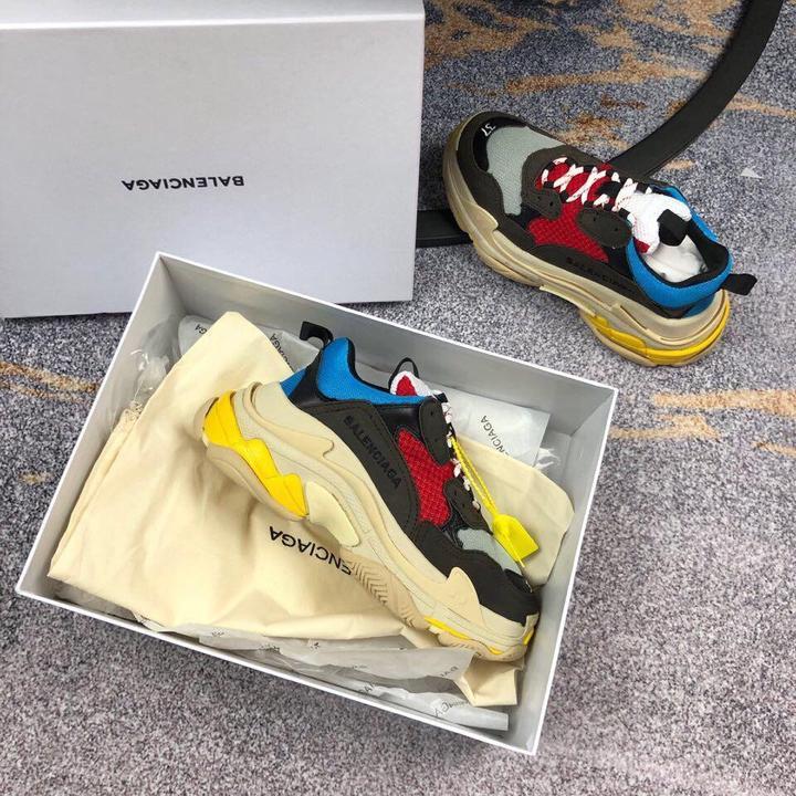 BALENCIAGA - TRIPLE S